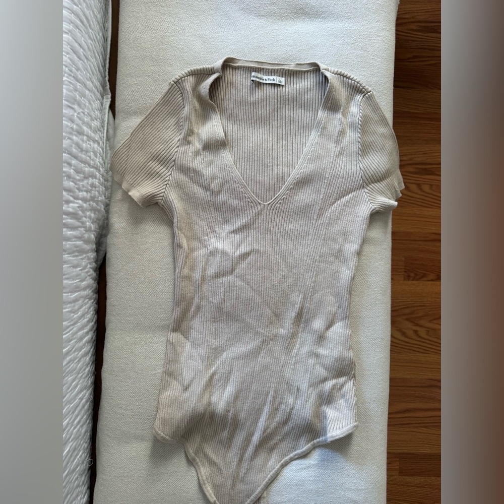 Abercrombie & Fitch Cream Ribbed V-Neck Top